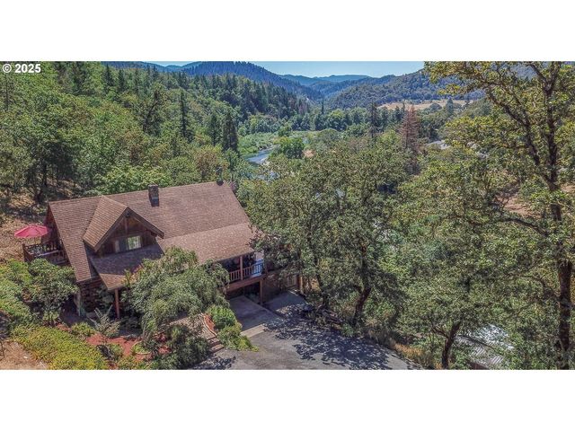 1138 YOKUM Rd, Riddle, OR 97469