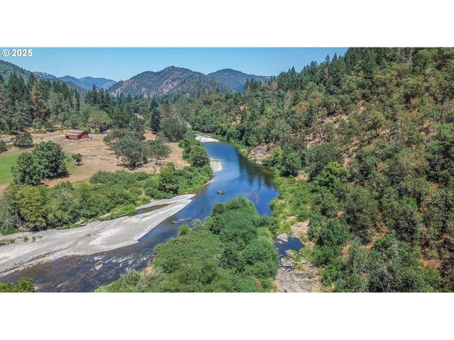 1138 YOKUM Rd, Riddle, OR 97469