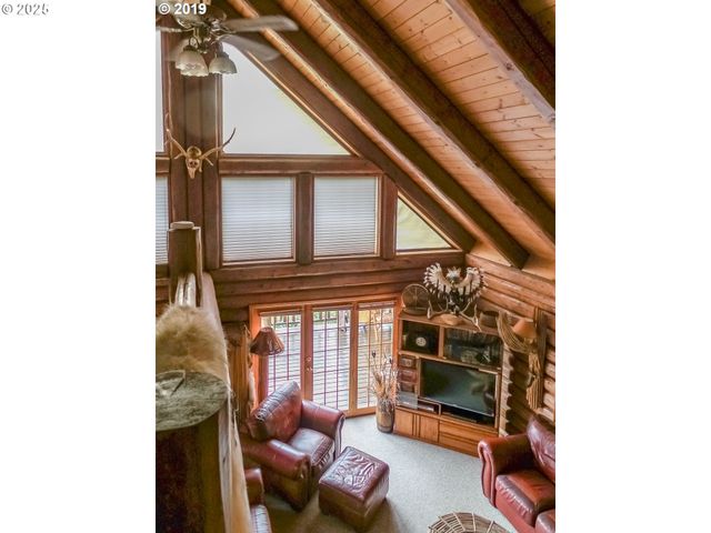 1138 YOKUM Rd, Riddle, OR 97469