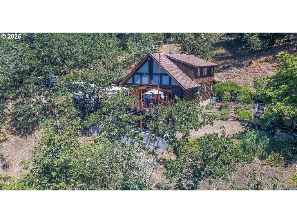 1138 YOKUM Rd, Riddle, OR 97469