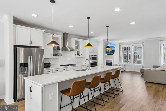 283 WILLIS ST, Fredericksburg, VA 22401
