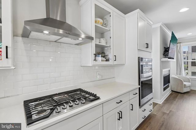 283 WILLIS ST, Fredericksburg, VA 22401