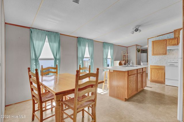 808 Topsail Greens Drive, Hampstead, NC 28443