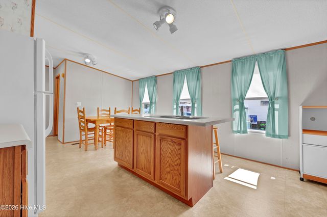 808 Topsail Greens Drive, Hampstead, NC 28443