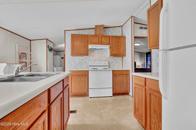 808 Topsail Greens Drive, Hampstead, NC 28443
