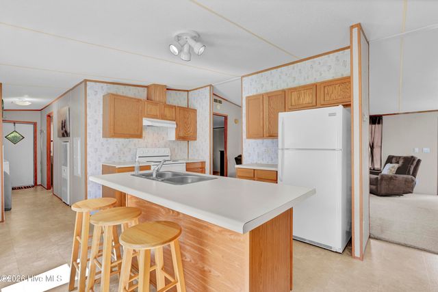 808 Topsail Greens Drive, Hampstead, NC 28443