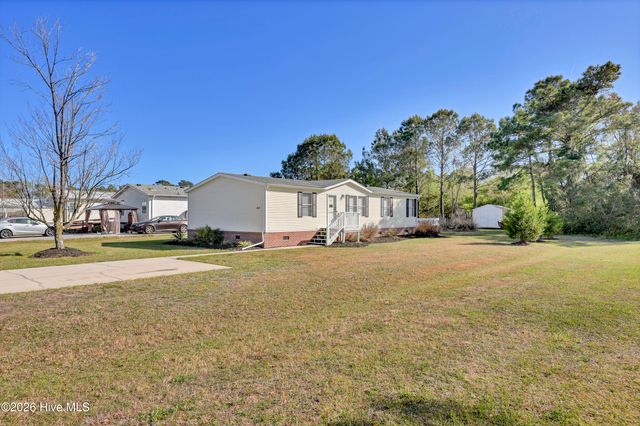 808 Topsail Greens Drive, Hampstead, NC 28443