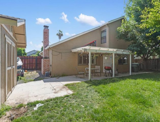 2105 Walnut Tree Dr, Modesto, CA 95355