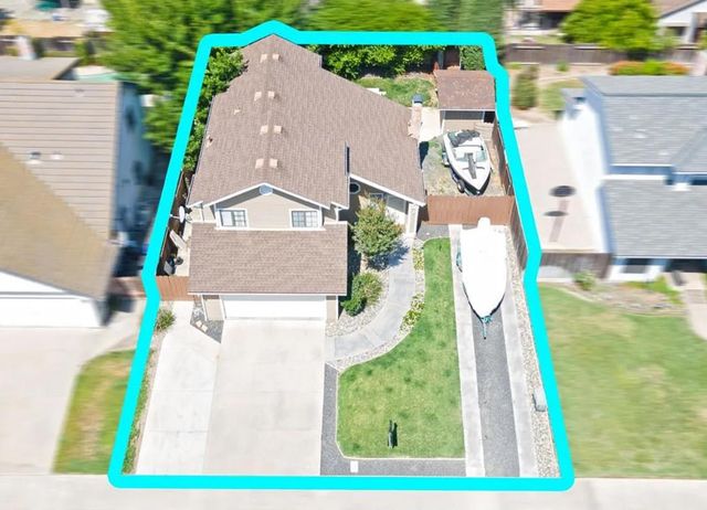 2105 Walnut Tree Dr, Modesto, CA 95355