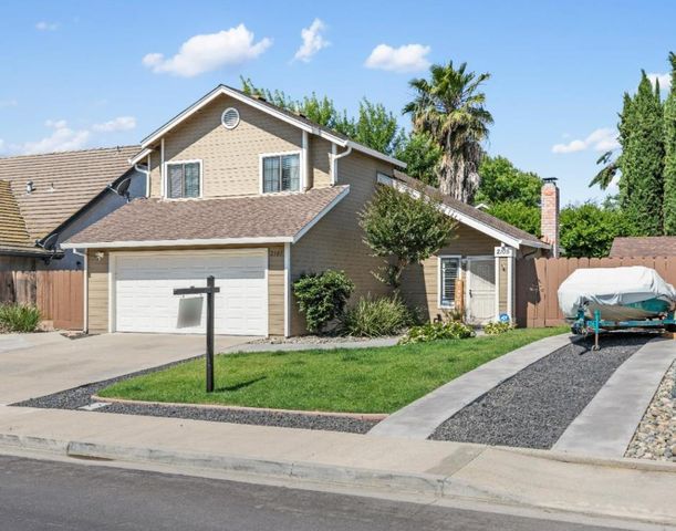 2105 Walnut Tree Dr, Modesto, CA 95355