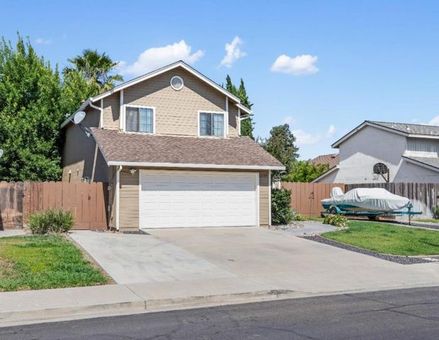2105 Walnut Tree Dr, Modesto, CA 95355