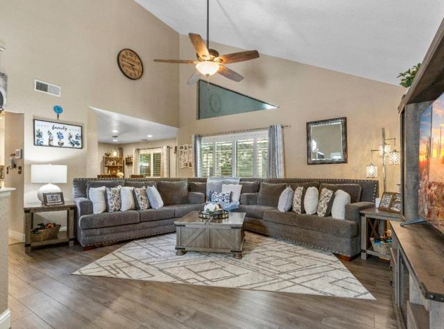 2105 Walnut Tree Dr, Modesto, CA 95355