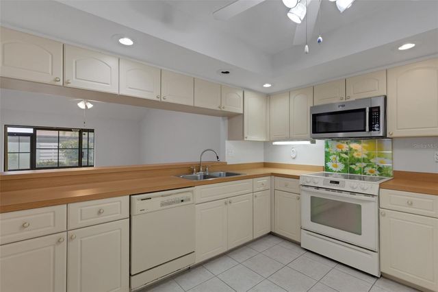 4465 ATWOOD CAY CIRCLE 12, Sarasota, FL 34233