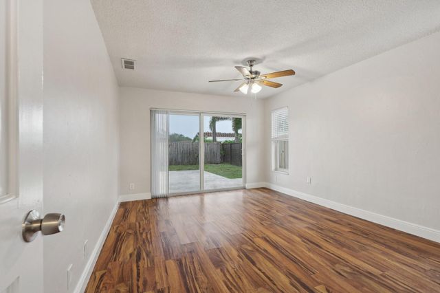 1541 NW 9th St, Boca Raton, FL 33486