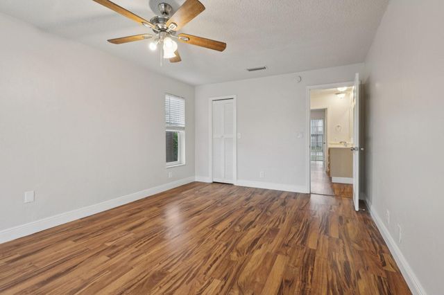 1541 NW 9th St, Boca Raton, FL 33486