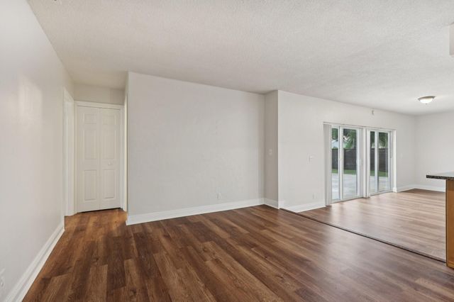 1541 NW 9th St, Boca Raton, FL 33486