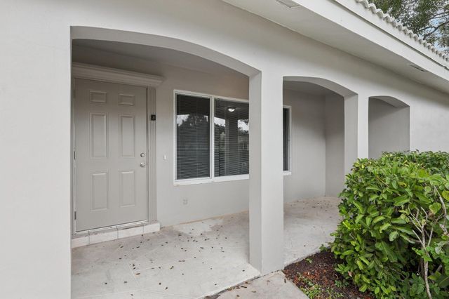 1541 NW 9th St, Boca Raton, FL 33486
