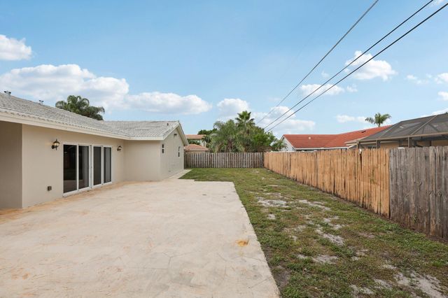 1541 NW 9th St, Boca Raton, FL 33486