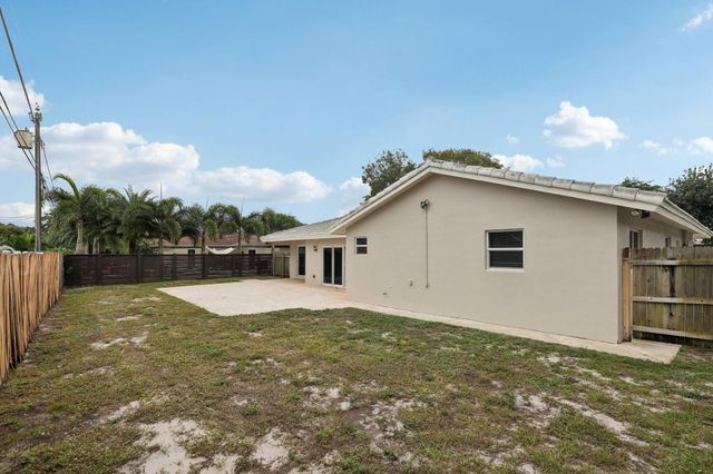 1541 NW 9th St, Boca Raton, FL 33486