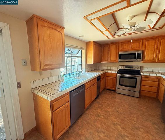1732 Dolphin Pl, Discovery Bay, CA 94505