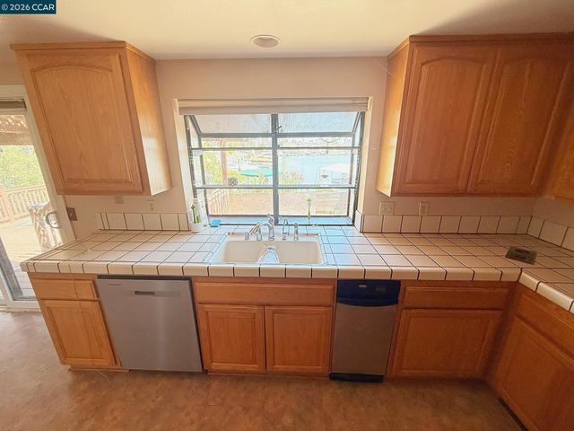 1732 Dolphin Pl, Discovery Bay, CA 94505