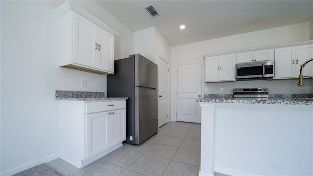 8735 SPORTSMAN LOOP, Groveland, FL 34736