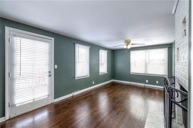 4907 W 70 Terrace, Prairie Village, KS 66208