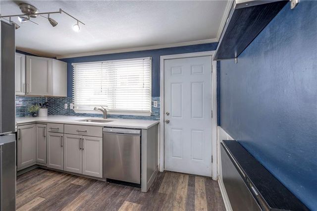 4907 W 70 Terrace, Prairie Village, KS 66208