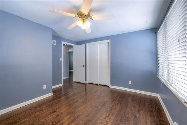 4907 W 70 Terrace, Prairie Village, KS 66208