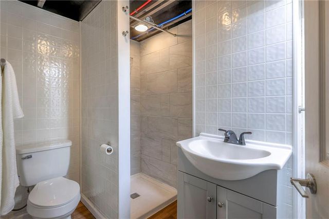 4907 W 70 Terrace, Prairie Village, KS 66208