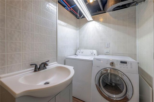 4907 W 70 Terrace, Prairie Village, KS 66208