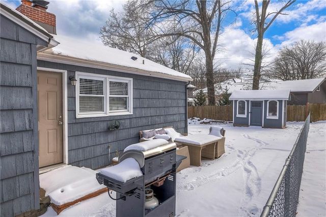 4907 W 70 Terrace, Prairie Village, KS 66208