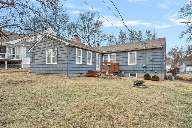 4907 W 70 Terrace, Prairie Village, KS 66208