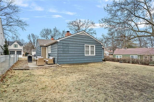 4907 W 70 Terrace, Prairie Village, KS 66208