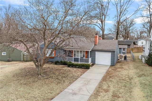 4907 W 70 Terrace, Prairie Village, KS 66208