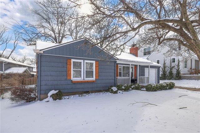 4907 W 70 Terrace, Prairie Village, KS 66208