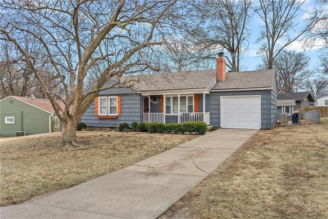 4907 W 70 Terrace, Prairie Village, KS 66208
