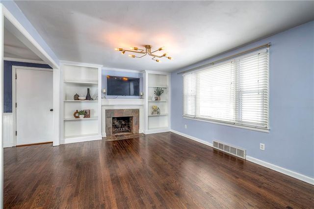 4907 W 70 Terrace, Prairie Village, KS 66208