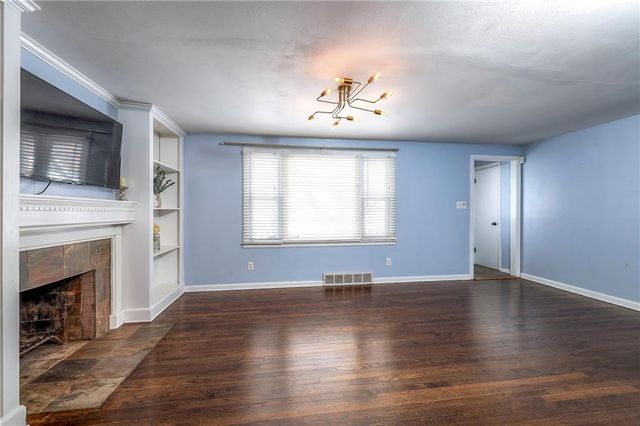 4907 W 70 Terrace, Prairie Village, KS 66208