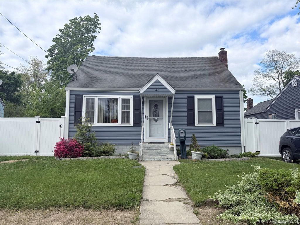 43 Bethpage Road, Copiague, NY 11726