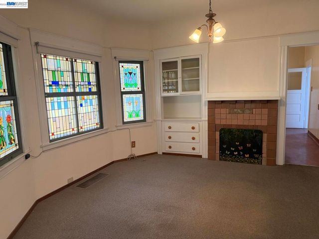 2105 Encinal Ave, Alameda, CA 94501