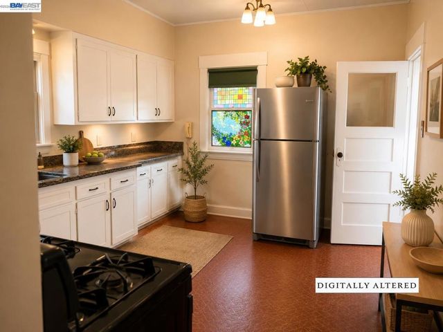 2105 Encinal Ave, Alameda, CA 94501