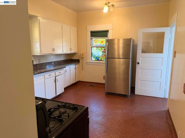 2105 Encinal Ave, Alameda, CA 94501