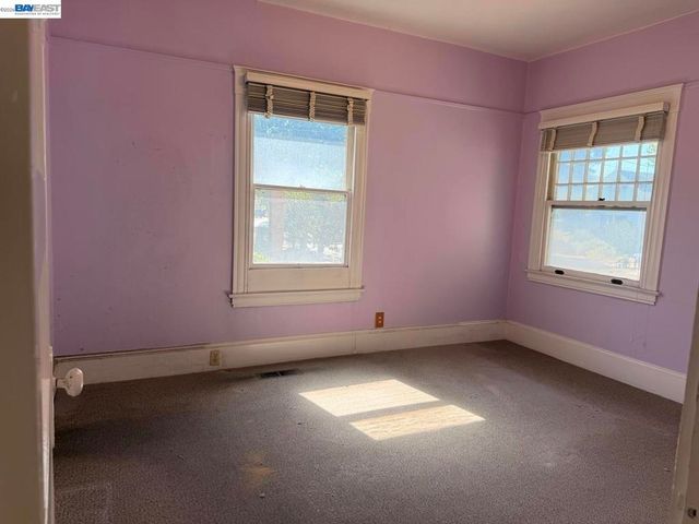 2105 Encinal Ave, Alameda, CA 94501