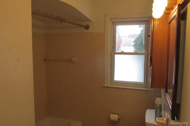 1310 Mill Street, Lincoln Park, MI 48146