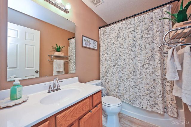 130 Regatta Drive, New Richmond, OH 45157