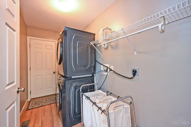 130 Regatta Drive, New Richmond, OH 45157