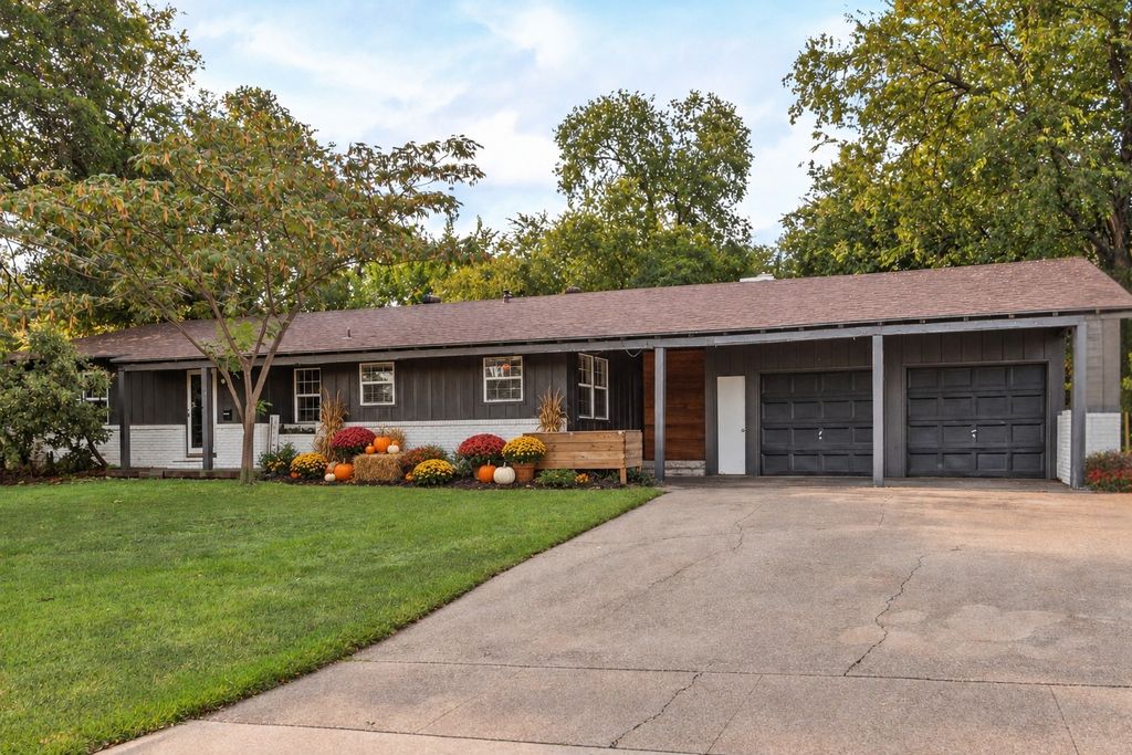6555 Calmont Avenue, Fort Worth, TX 76116 — exterior