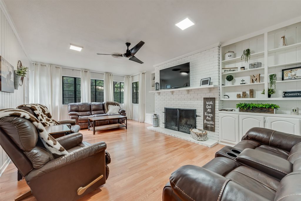 6555 Calmont Avenue, Fort Worth, TX 76116 — photo 3