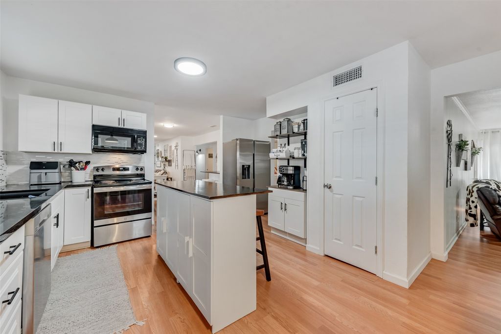 6555 Calmont Avenue, Fort Worth, TX 76116 — photo 5